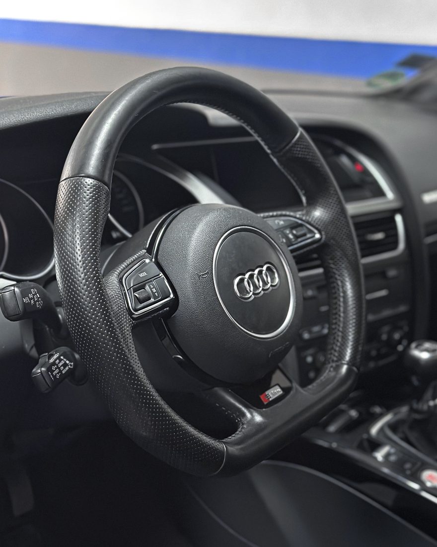 Audi S Line zasečeni volan